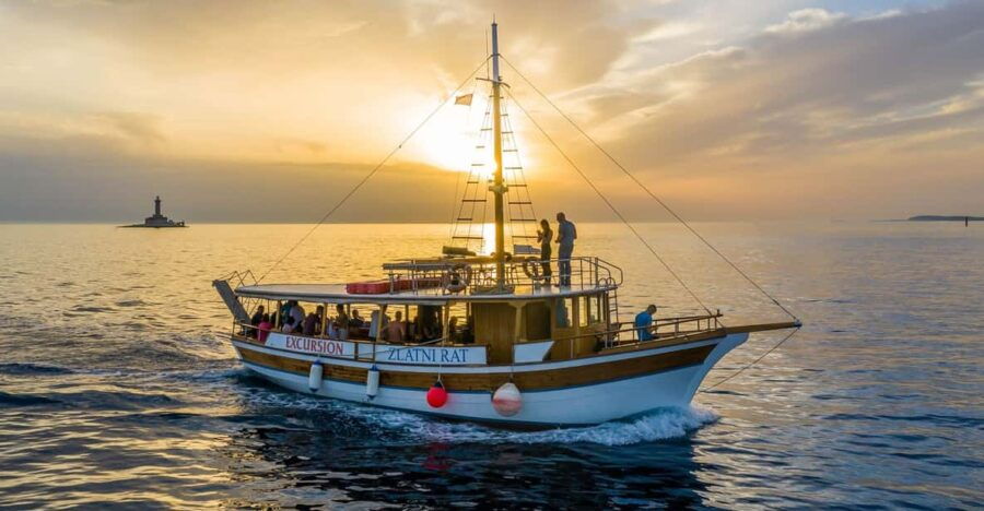 Medulin: Private Sunset Cruise With Dolphin Watching