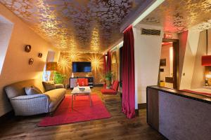 Megaro Hotel - Hotel Overview and Location