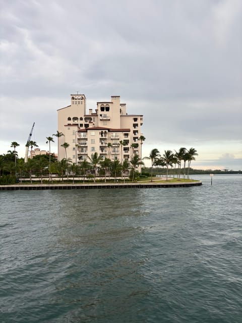 Miami: Luxury Mansions & Celebrity Homes Boat Tour - Tour Overview