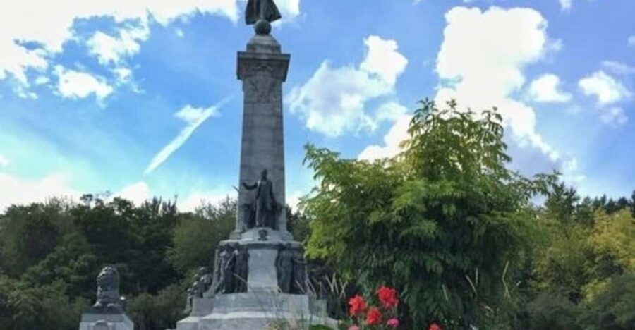 Montreal : Downtown & Underground Walking Tour With a Guide - Tour Overview