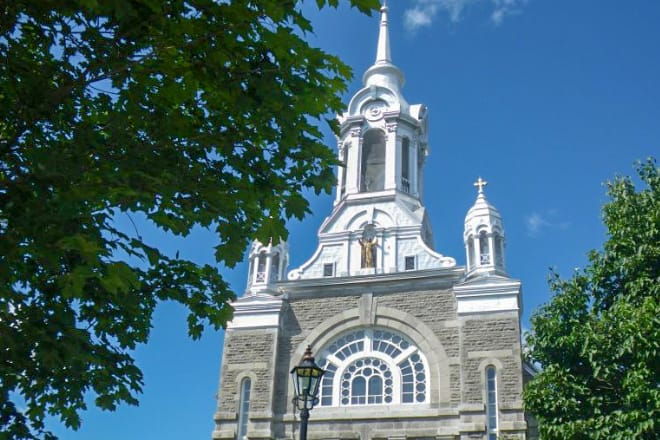 Montreal: Laurentian Mountains Day Trip - Tour Overview