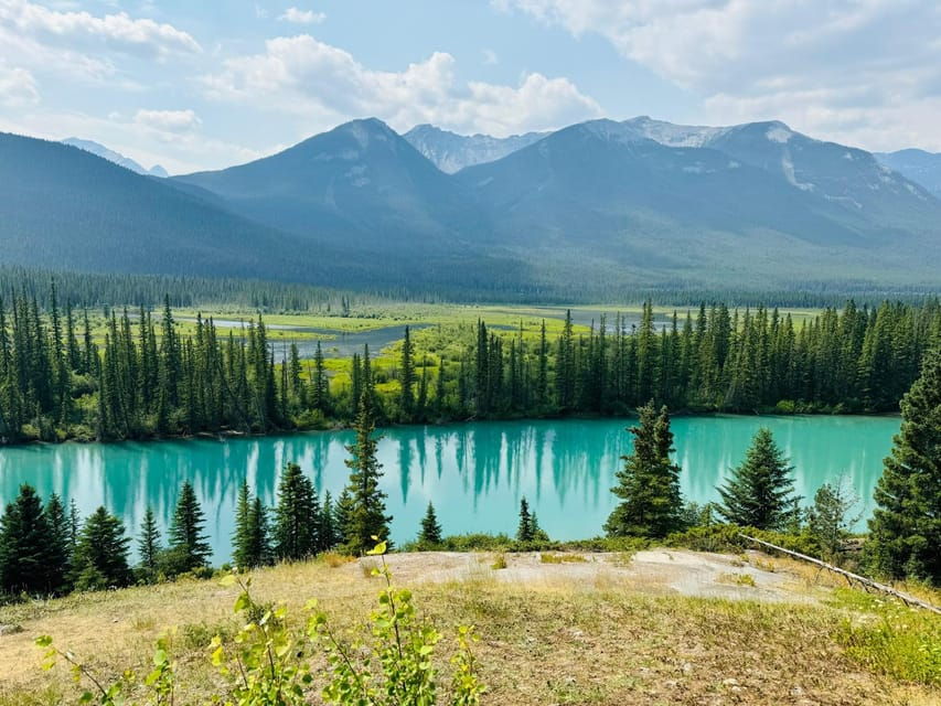 Moraine,Lake Louise ,Emerald Lake,Johnston Canyon &Banfftour