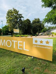 Motel Les Broussailles - Overview and Location