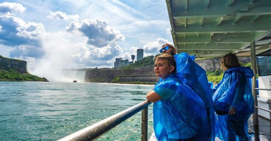 Niagara Falls: USA and Canada Tour With Boat Cruise + Lunch