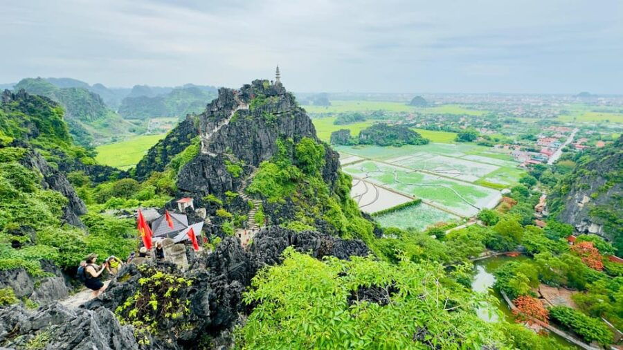 Ninh Binh Adventure: Hoa Lu, Tam Coc & Mua Cave in a Day