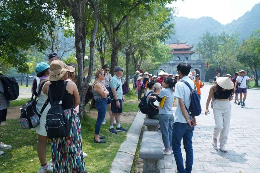 Ninh Binh Full Day Trip to Hoa Lu – Trang an – Mua Cave