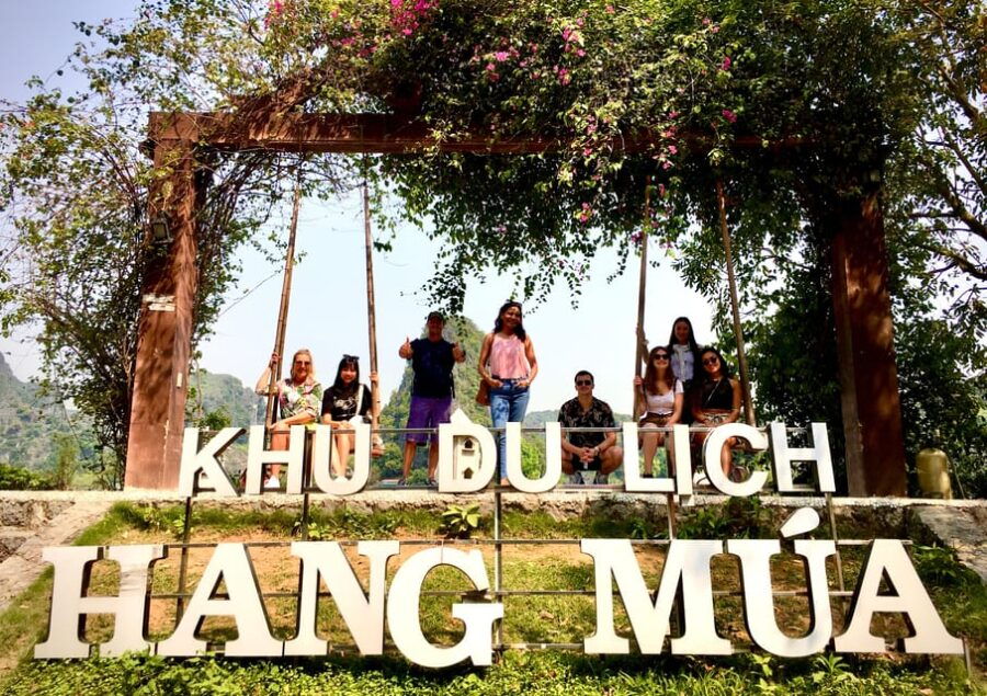 Ninh Binh Group Tour:Bai Dinh-Trang An-Mua Cave-Limousine
