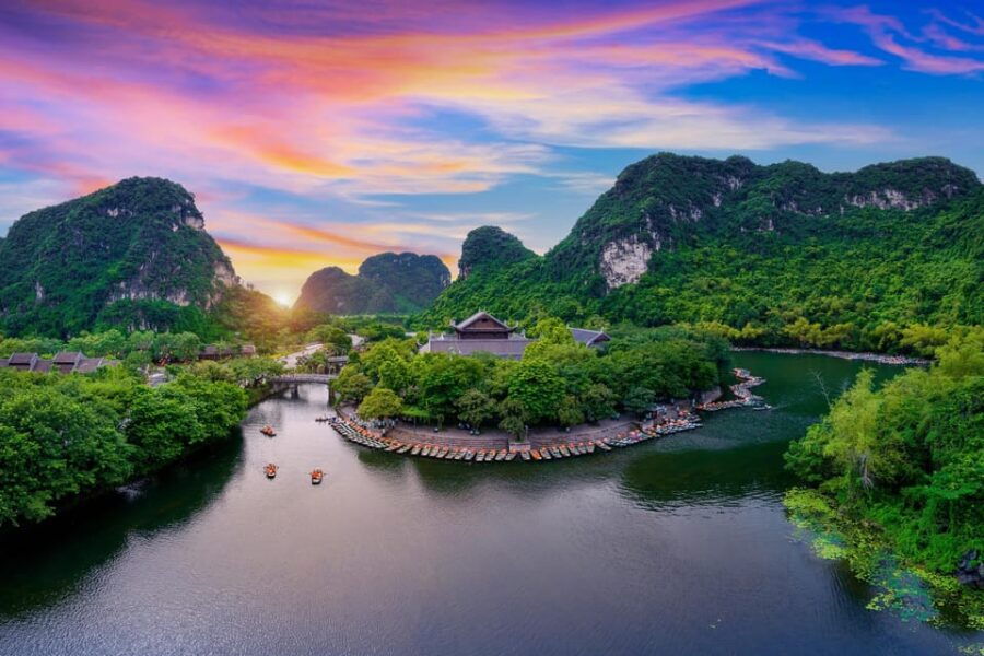 Ninh Binh: Hoa Lu, Trang An and Mua Cave Full-Day Trip