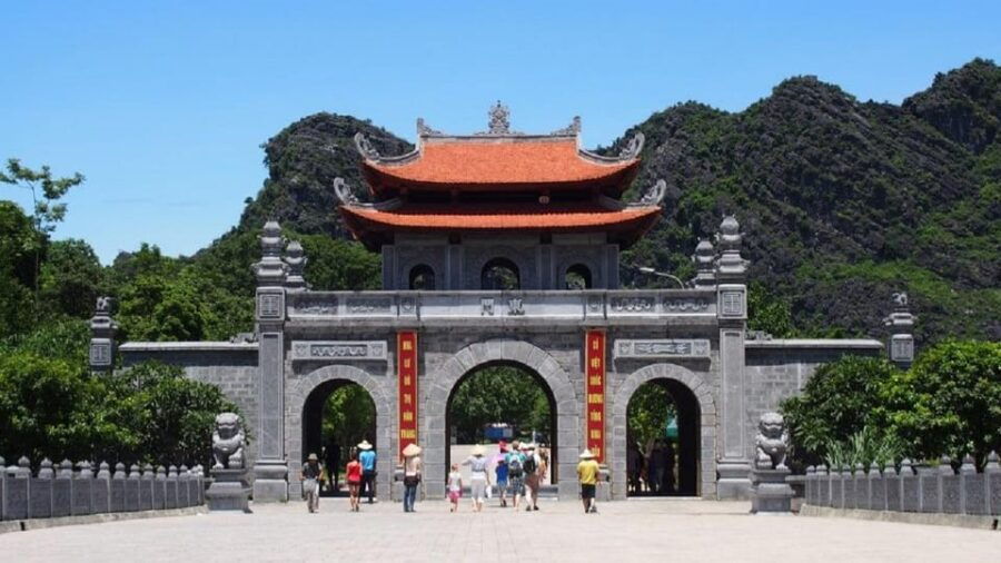 Ninh Binh: Hoa Lu, Trang An & Hang Mua Trip by Limousine Bus