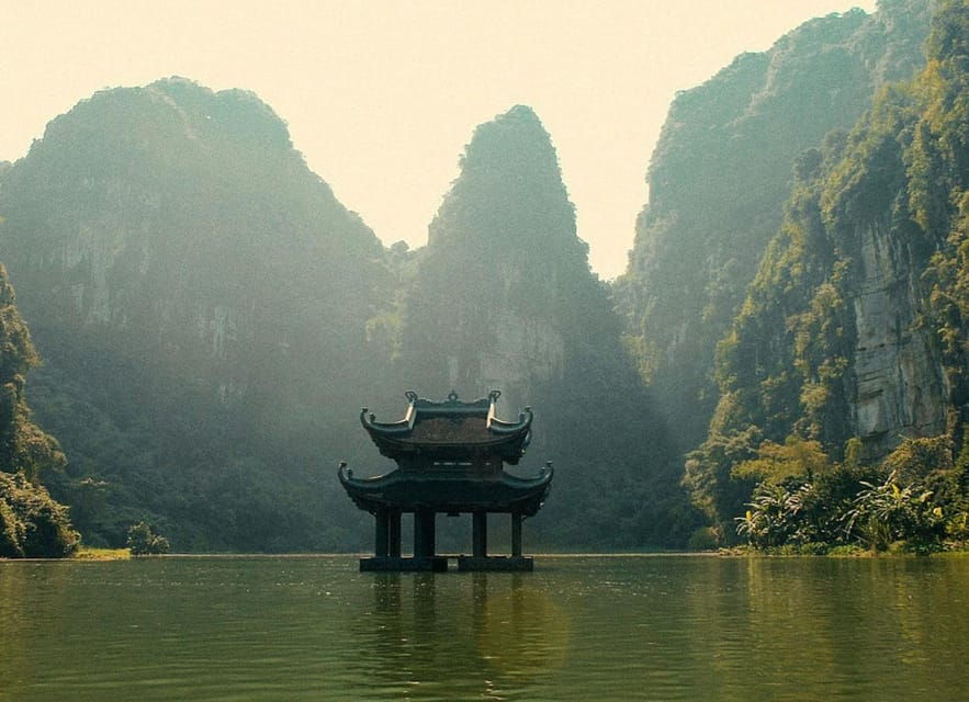 Ninh Binh Luxury Daily Tour: Trang An – Bich Dong Pagoda