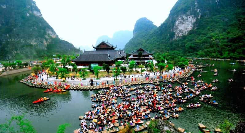 Ninh Binhs Nature and Legacy Tour: Hoa Lu-Trang An-Hang Mua