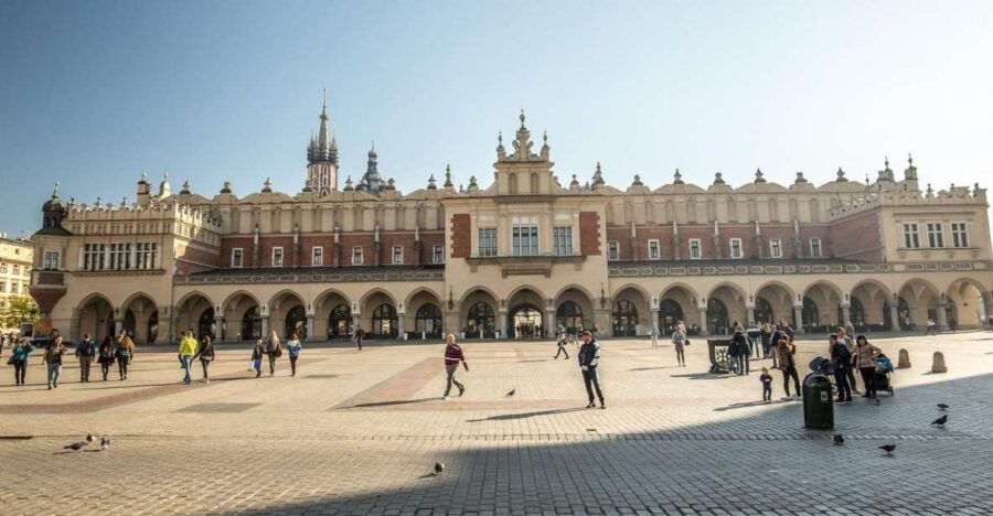 Old Town, St. Marys Basilica and Rynek Underground Tour