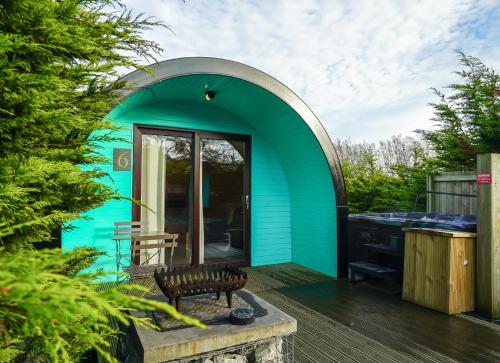 Original Glamping Pod With Hot Tub - Location and Accessibility