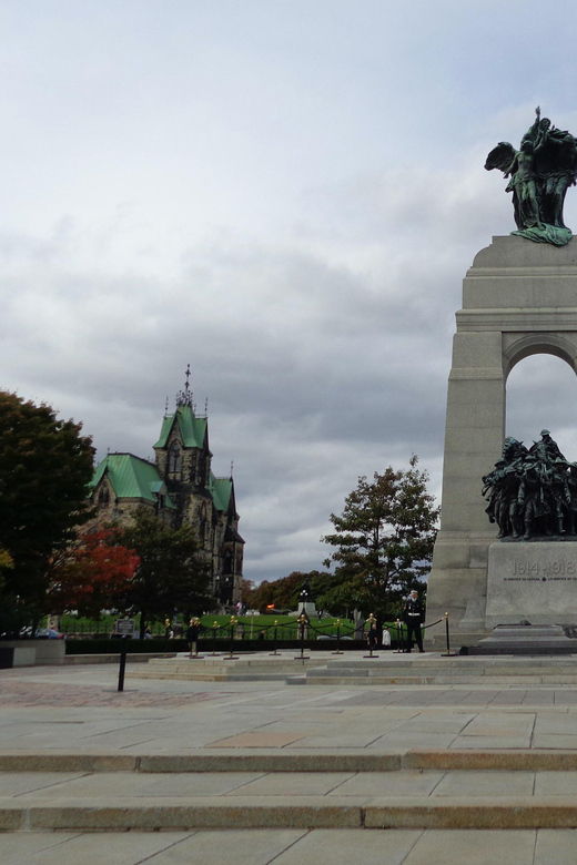 Ottawa: Highlights and History Walking Tour
