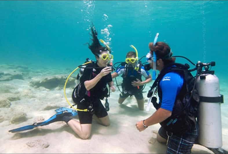 PADI Discover Scuba Diving: at Hol Chan Marine Reserve