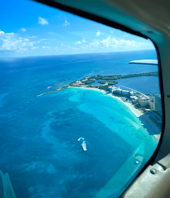 Panoramic Flight to Cancun Hotel Zone and Isla Mujeres