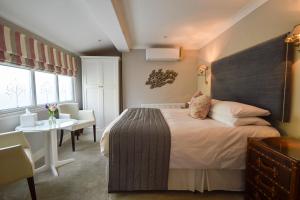 Pebble Beach Seaview Restaurant & Rooms - Overview and Location