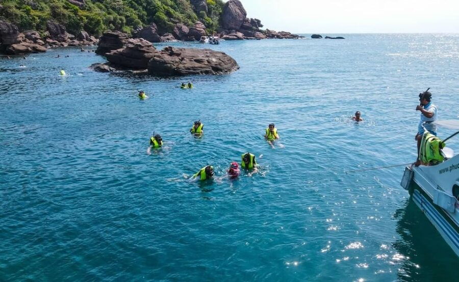 Phu Quoc: Cable Car Trip & 4 Island Snorkeling by Speed Boat