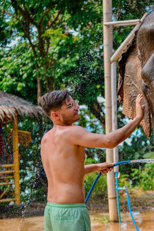 Phuket: HAPPY Hour! Feed and Rain Shower With Seaview