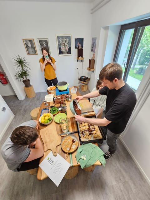 Postojna: One Table Meatless Cooking Experience - Workshop Overview