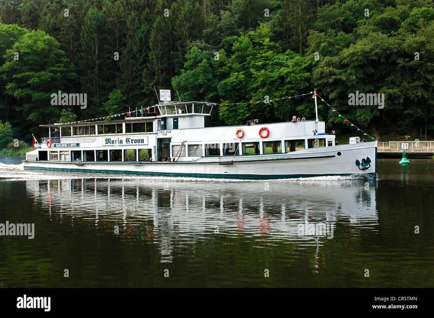 Prague: 2-Hour Historic Boat Cruise With Delicious Lunch - Cruise Overview