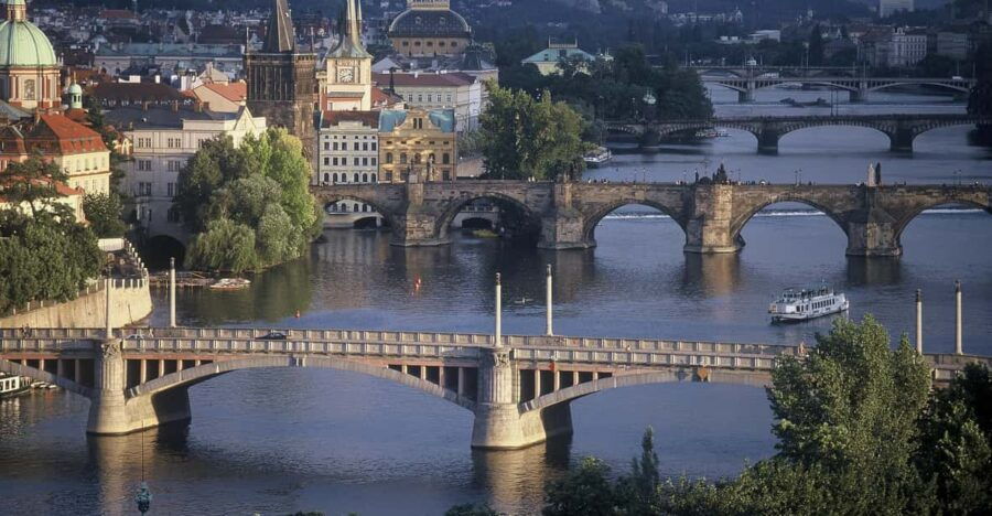 Prague: River Cruise With Transfer to Pier