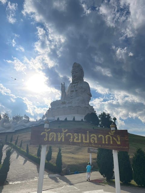 Private Tour Chiang Rai Day Trip, White Temple, Blue Temple