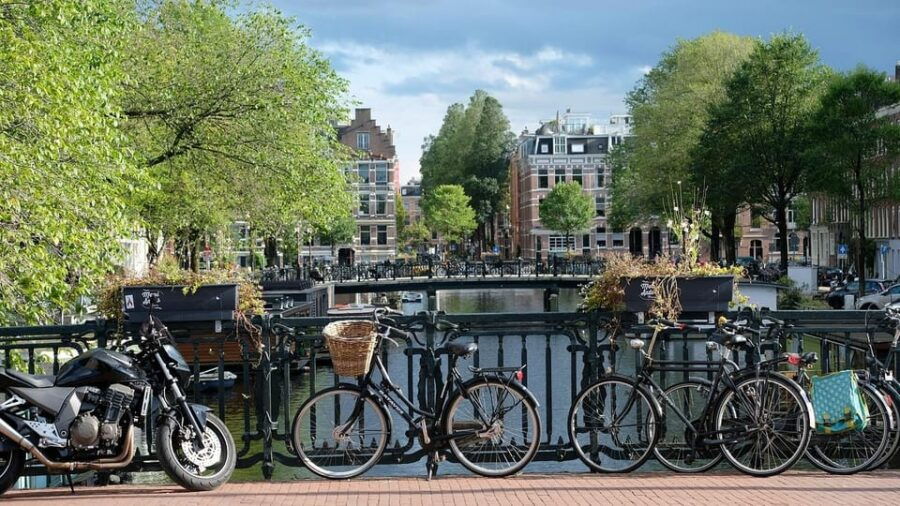 Private Van Gogh Walking Tour Through Amsterdam