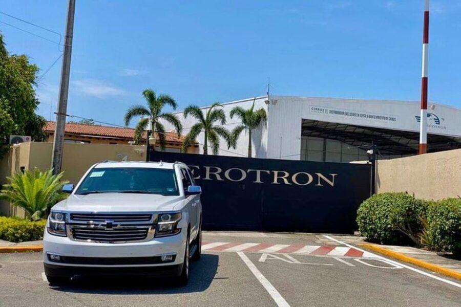 Puerto Vallarta: Luxury Transportation to Costa Sur