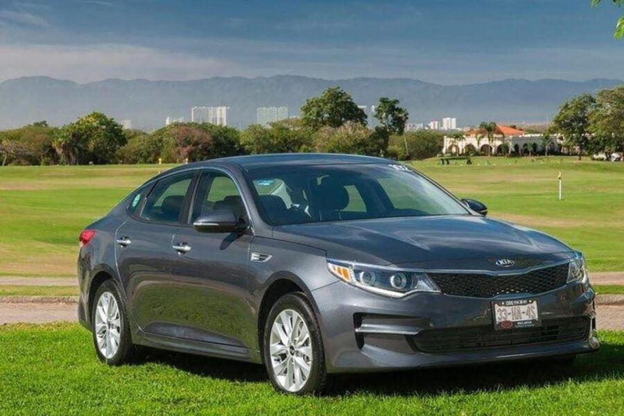 Puerto Vallarta:Airport Transfer to Downtown & Romantic Zone