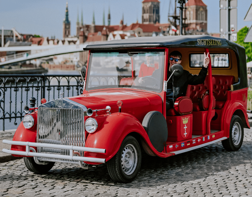 Reservation for Sightseeing in Retro Cars, Gdansk