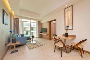 Royal Central Hotel and Resort The Palm - Hotel Overview and Location