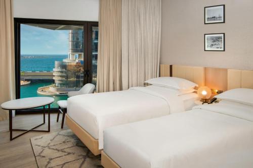 Sheraton Abu Dhabi Hotel & Resort - Hotel Overview and Location
