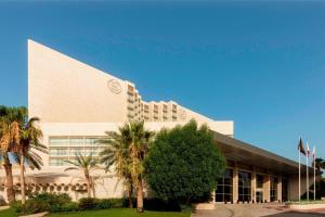 Sheraton Dubai Creek Hotel & Towers - Hotel Overview and Location
