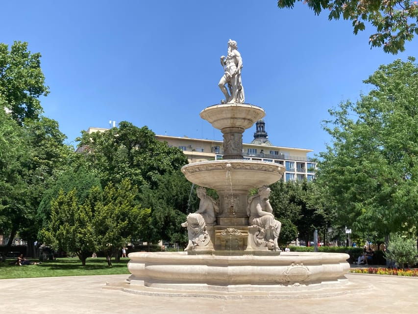 Short Budapest Sightseeing – With Pubquiz! (Beer Included!)