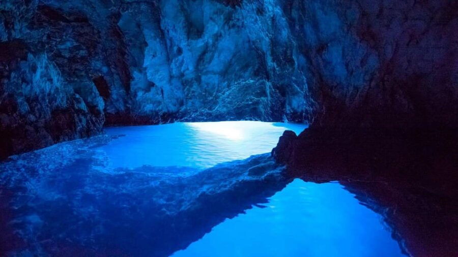 Split: Blue Cave, Hvar & 5 Islands PRIVATE Tour by Speedboat