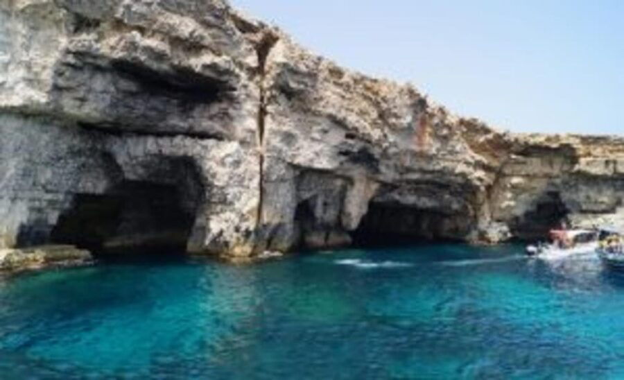 St Julians: Comino Blue Lagoon Speedboat Cruise & Cave Tour