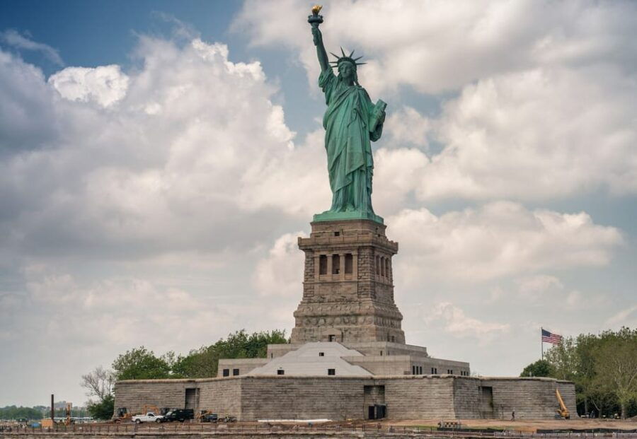Statue of Liberty & Ellis Island Audio Tour & Ticket (ENG)