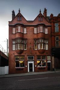 Swan & Railway Hotel Wigan - Hotel Overview and Location