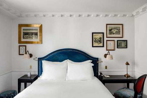 The Chamber of the Marsh - Overview of La Chambre Du Marais