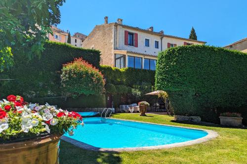 The Clos of the Buis - Hotel Overview and Location