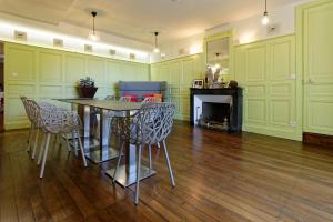 The Dwellings of Valette - Overview of Les Demeures De Valette