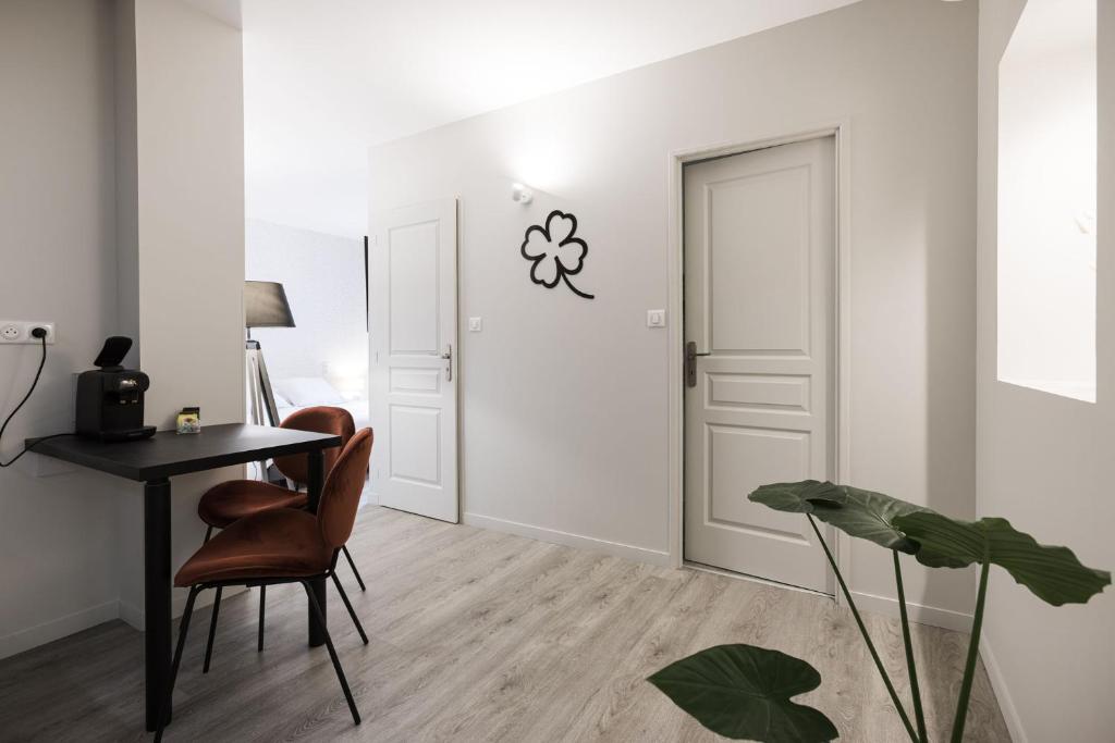 The Four-Leaf Clover - Symbolism of the Four-Leaf Clover