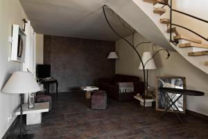 The Mas Du Pont Roman - Hotel Overview and Location