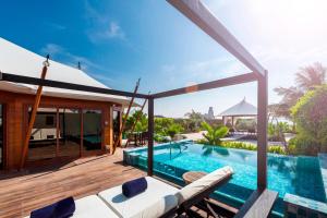 The Ritz-Carlton Ras Al Khaimah, Al Hamra Beach - Hotel Overview and Location