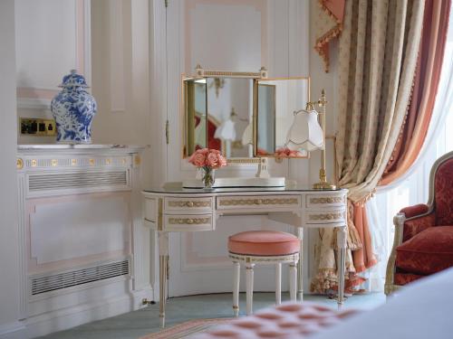 The Ritz London - Hotel Overview and Location