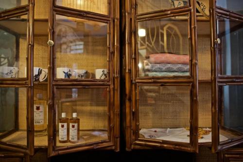 The Small Hotel - Hotel Overview and Location