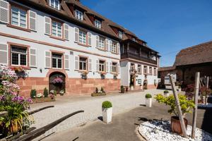 The White Horse Inn and Spa - Overview and Location