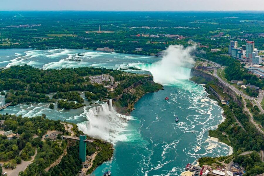 Toronto, Niagara Falls, Thousand Islands 2-Day From Montreal - Tour Overview