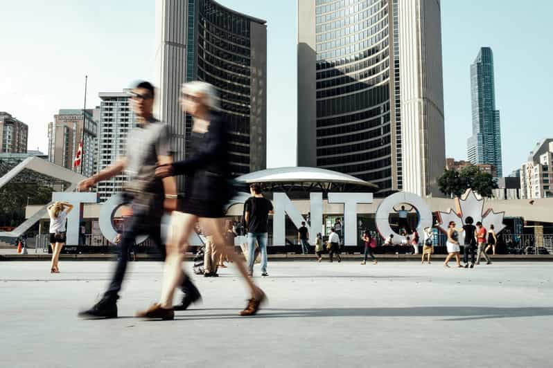Toronto: Private Small Group City Tour With Local Guide